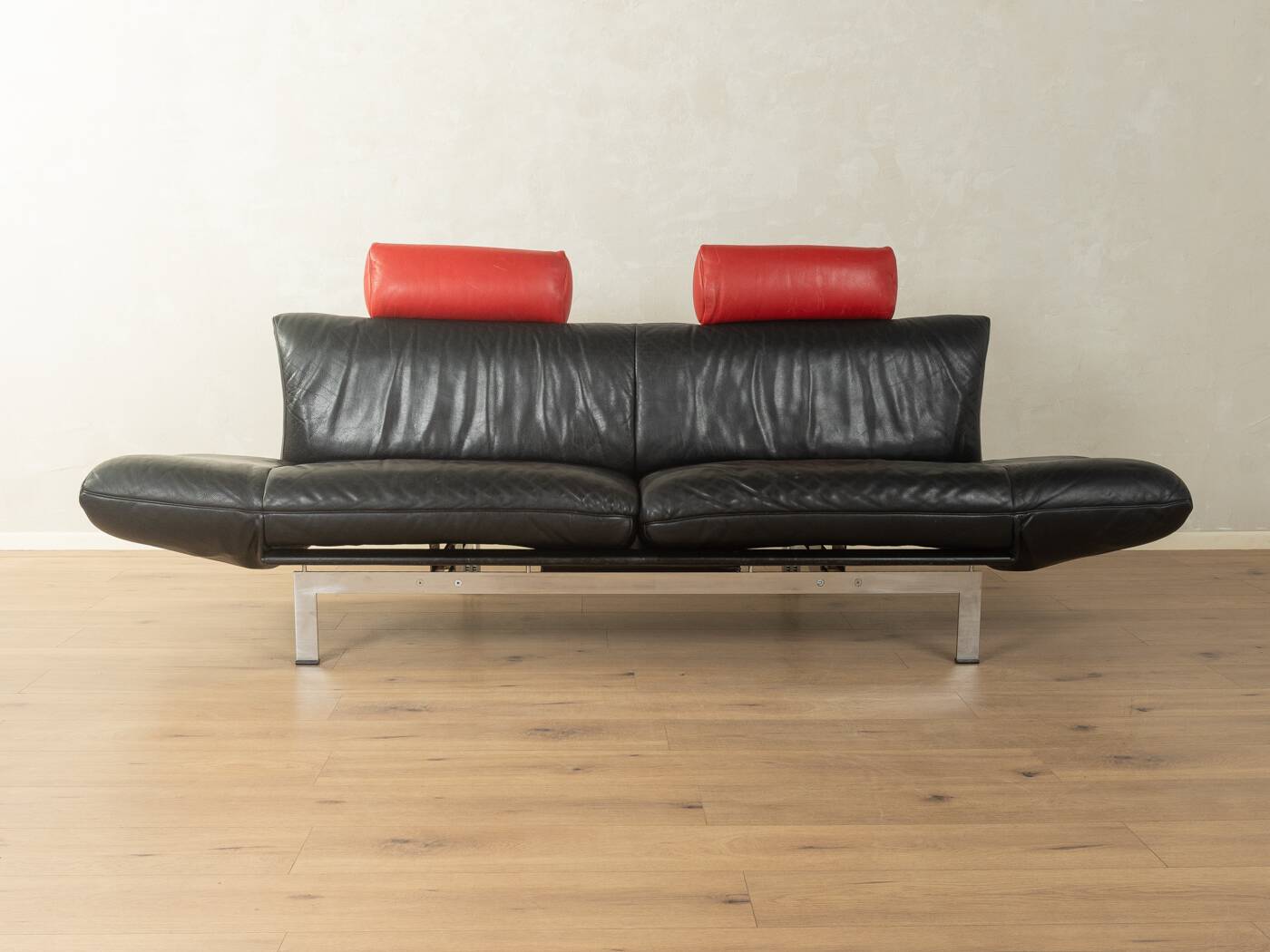 de Sede | Reto Frigg DS 140 sofa, 1980s, black leather & chrome, adjustable headrests