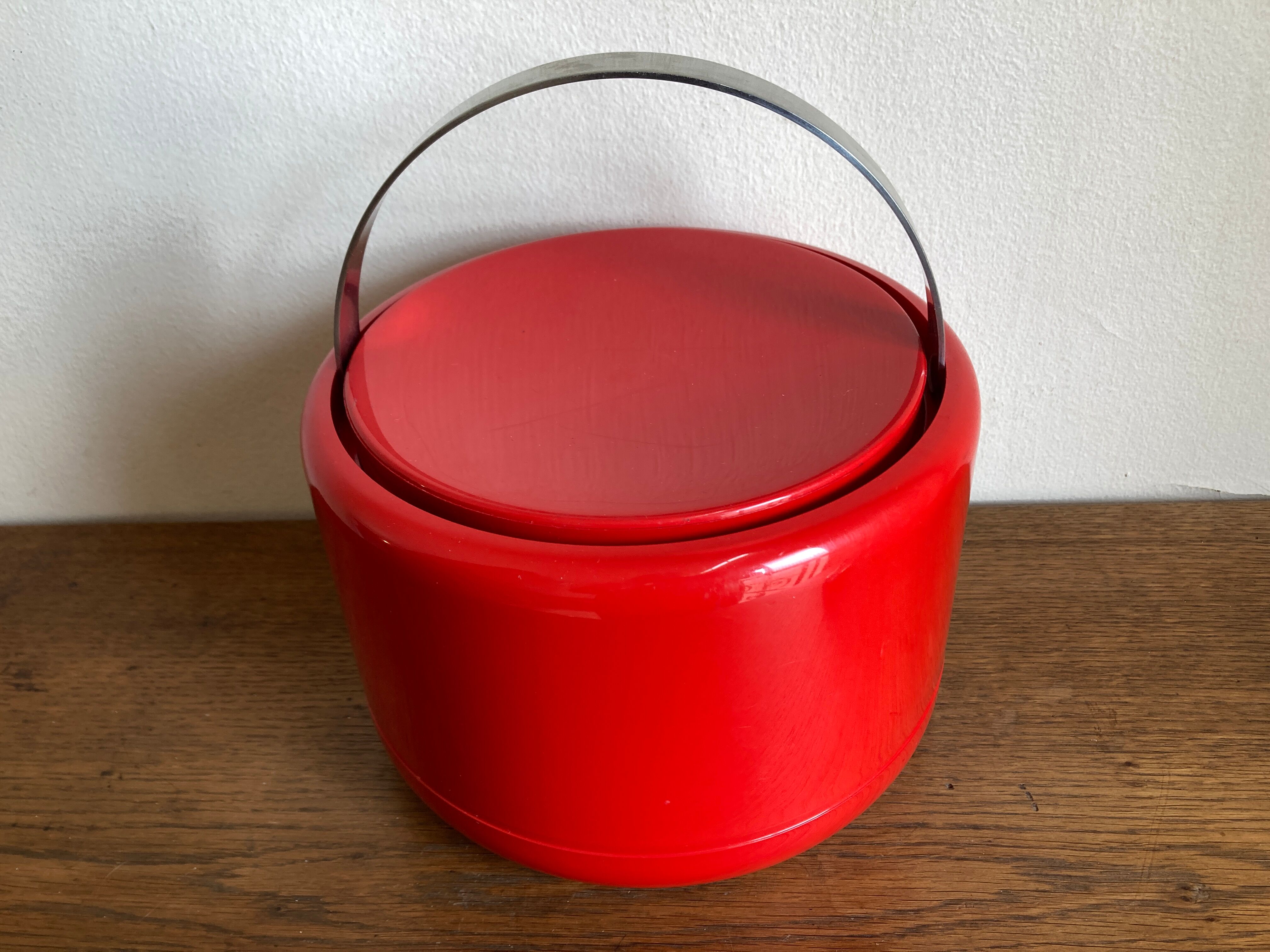 Stelton Denmark ice bucket in red ABS, Space Age pop 1960.