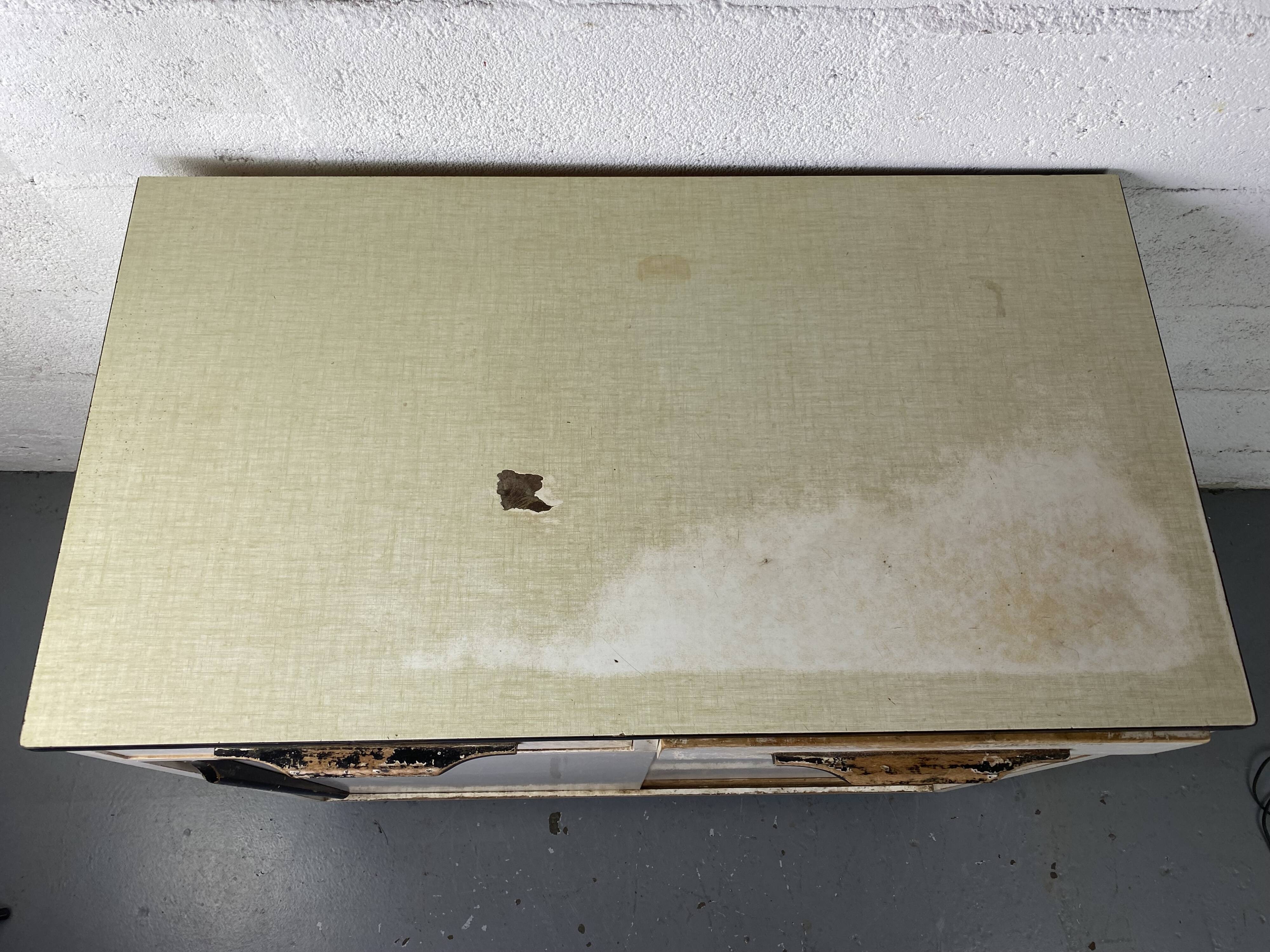 Kitchen sideboard in weathered Formica