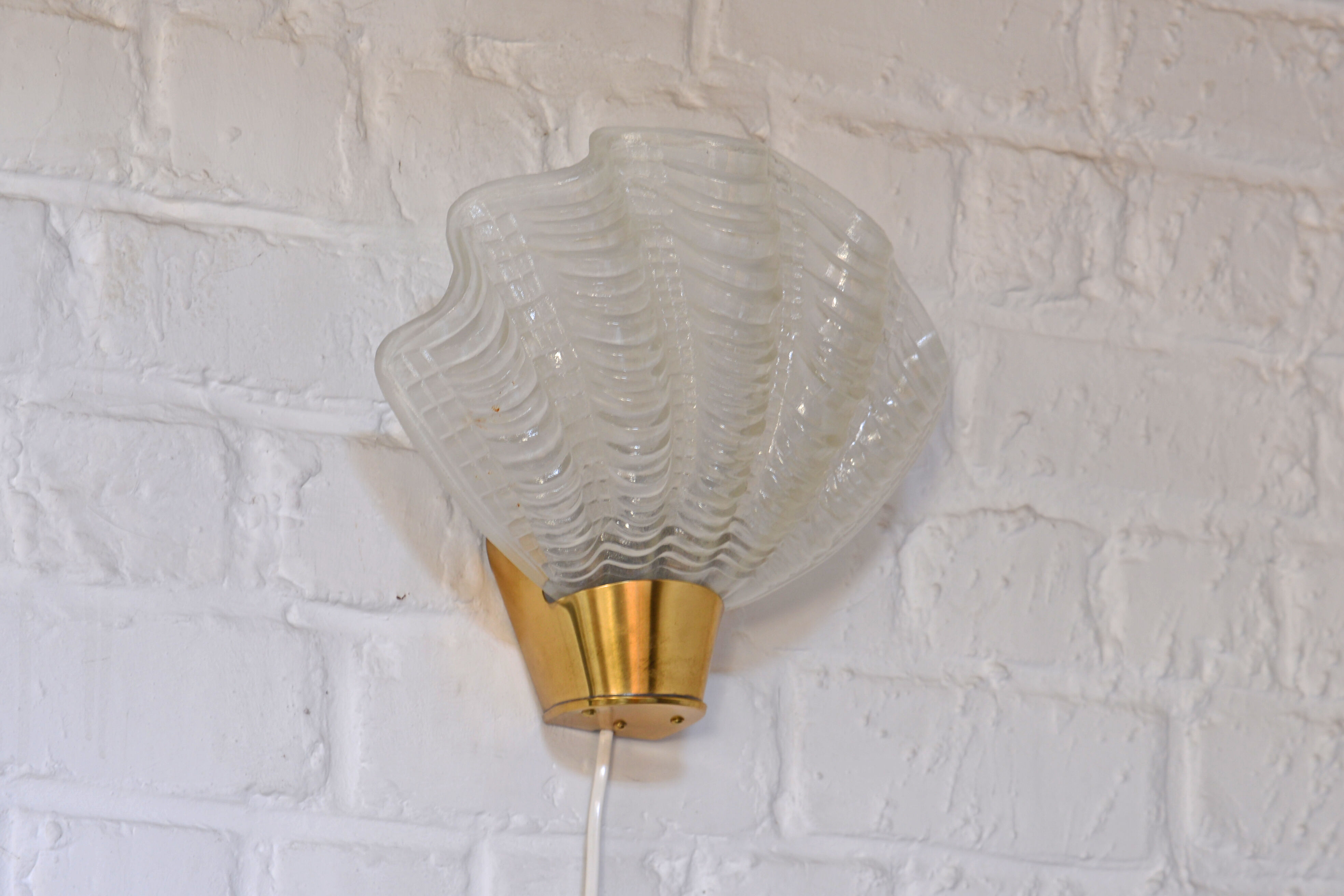 Swedish wall lamp 30's in glass and brass