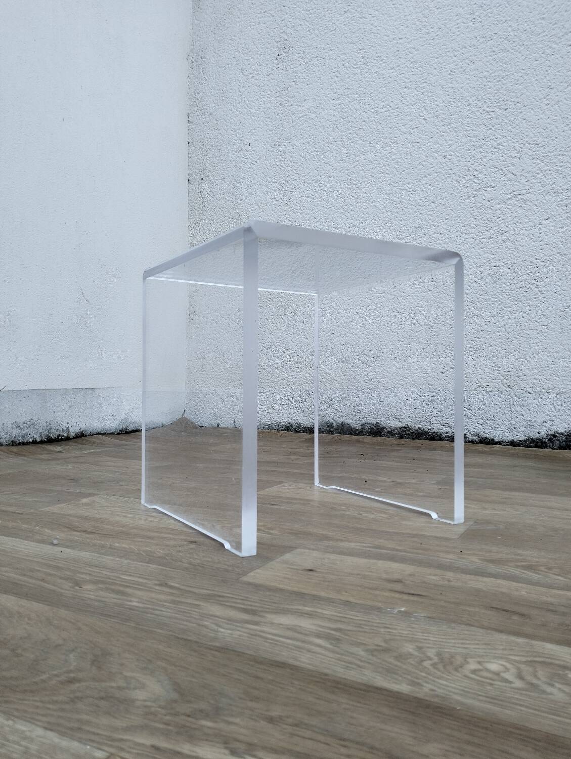 Plexiglass table