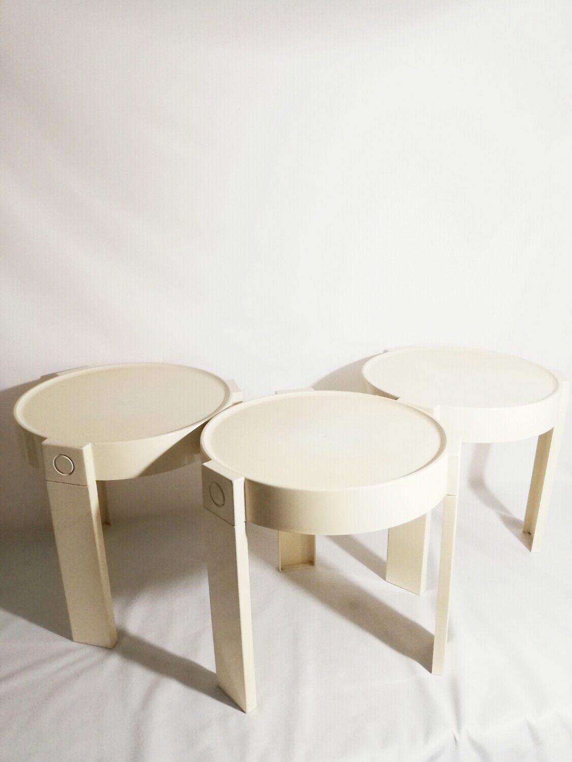 Set of 3 trundle tables 70s