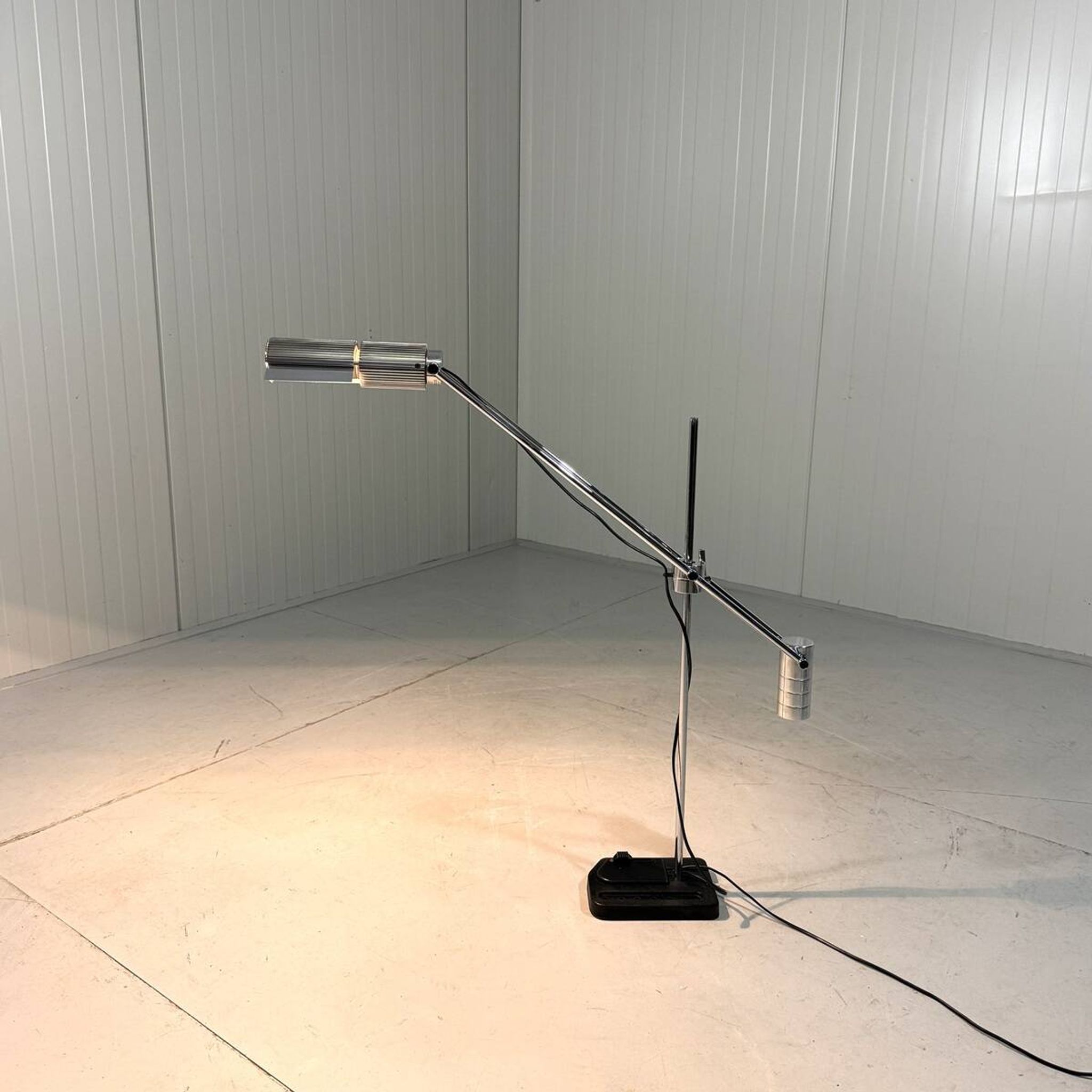 Viktor Frauenknecht Haloprofil desk lamp Swiss Lamps