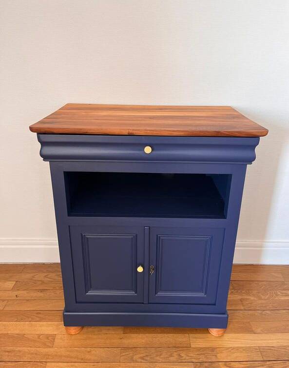 Louis Philippe cabinet in solid walnut — completely refurbished.