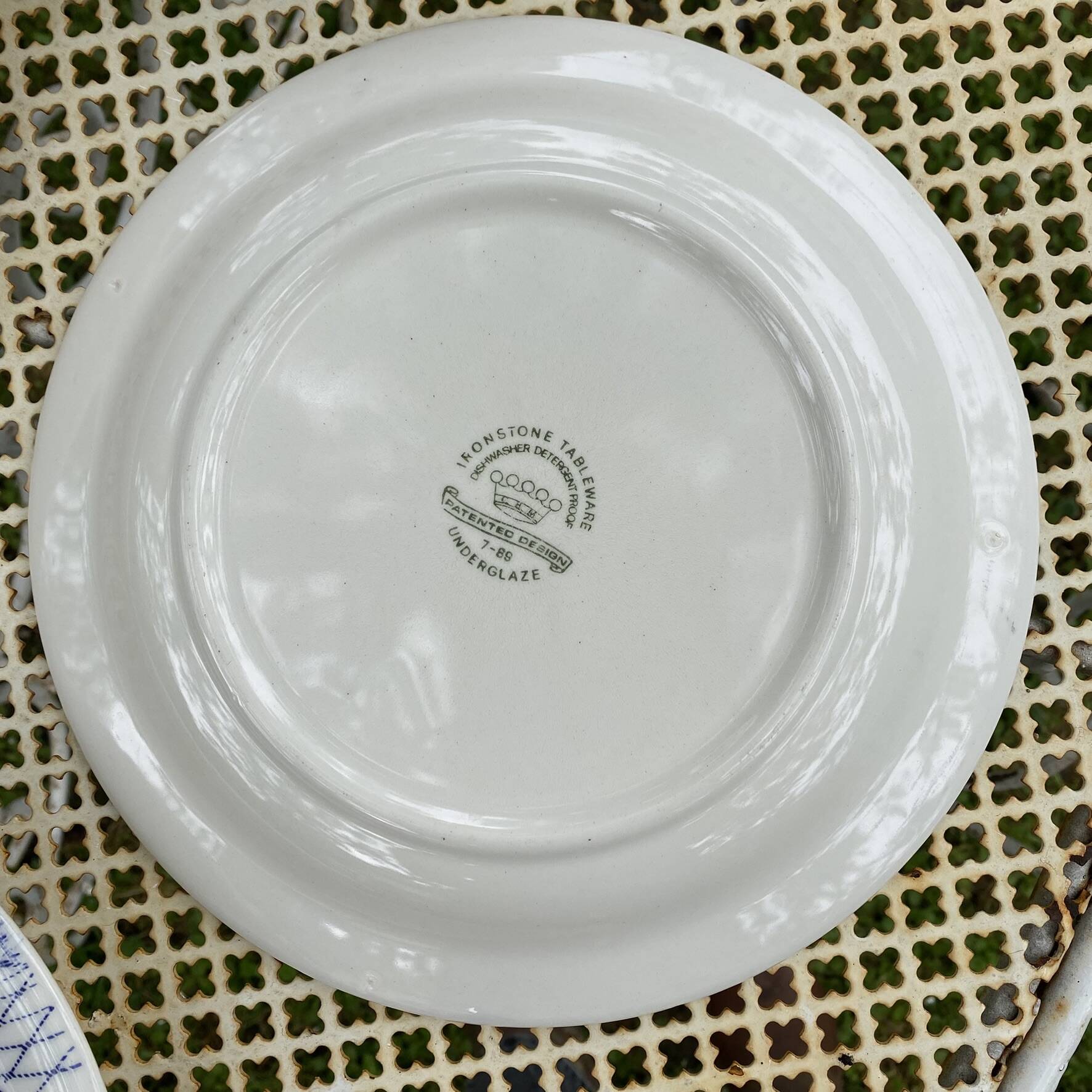 Plates and dish, fish service with cobalt blue decoration.