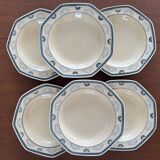 6 assiettes octogonales Longchamp France à décors de fleurs de lotus bleues