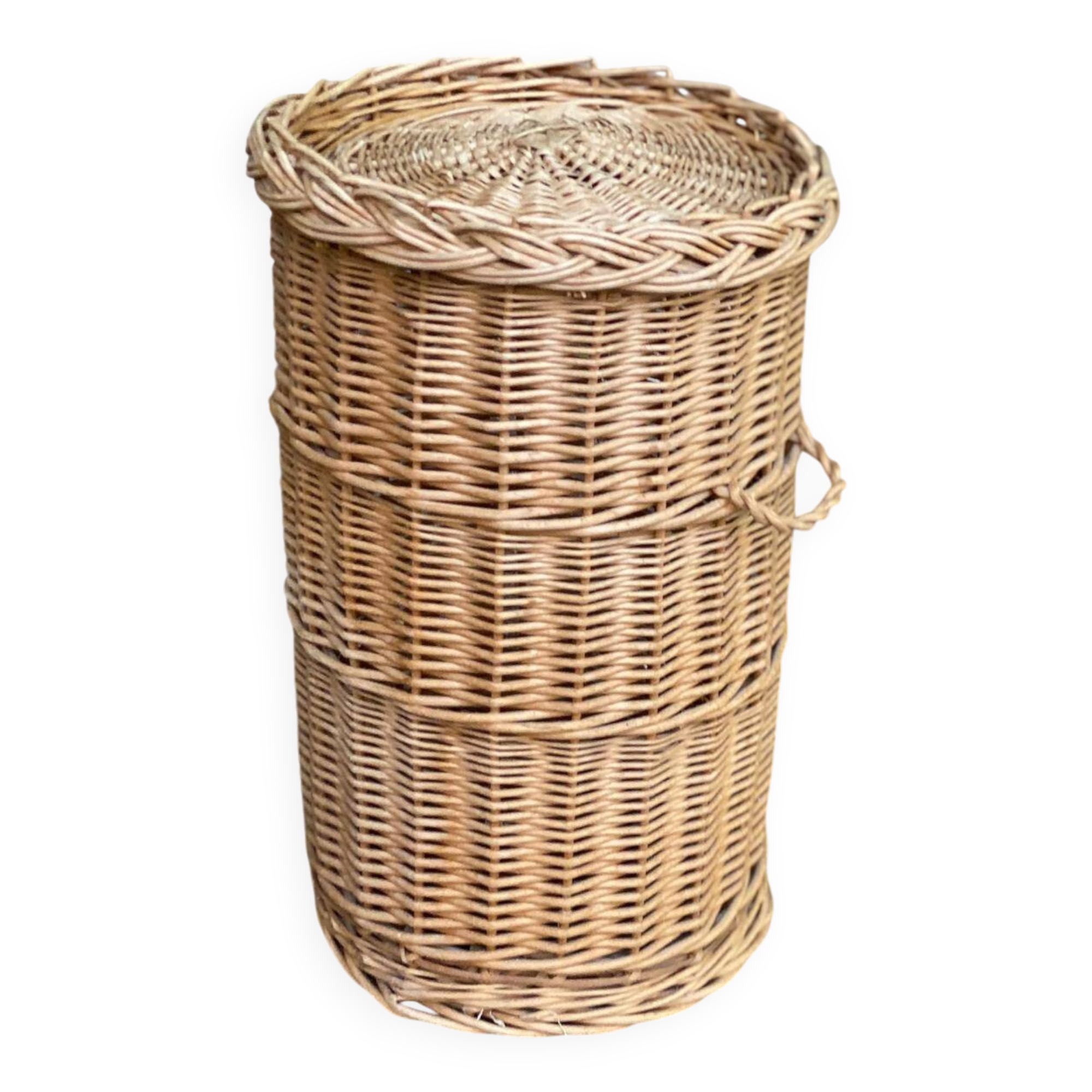 Woven laundry basket with rattan and wicker lid