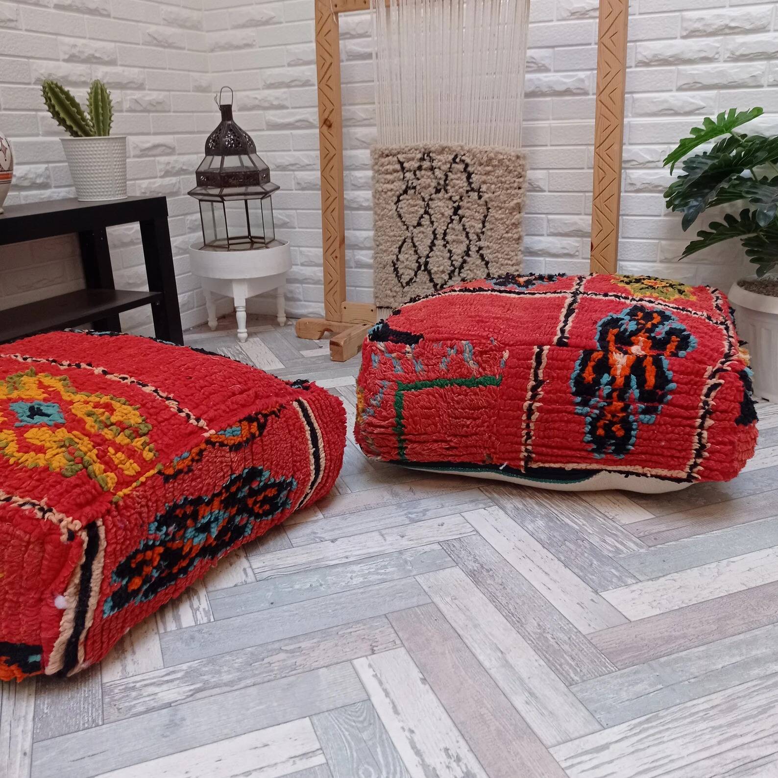 Handmade Berber pouf in wool 60 X 60 X 20 CM