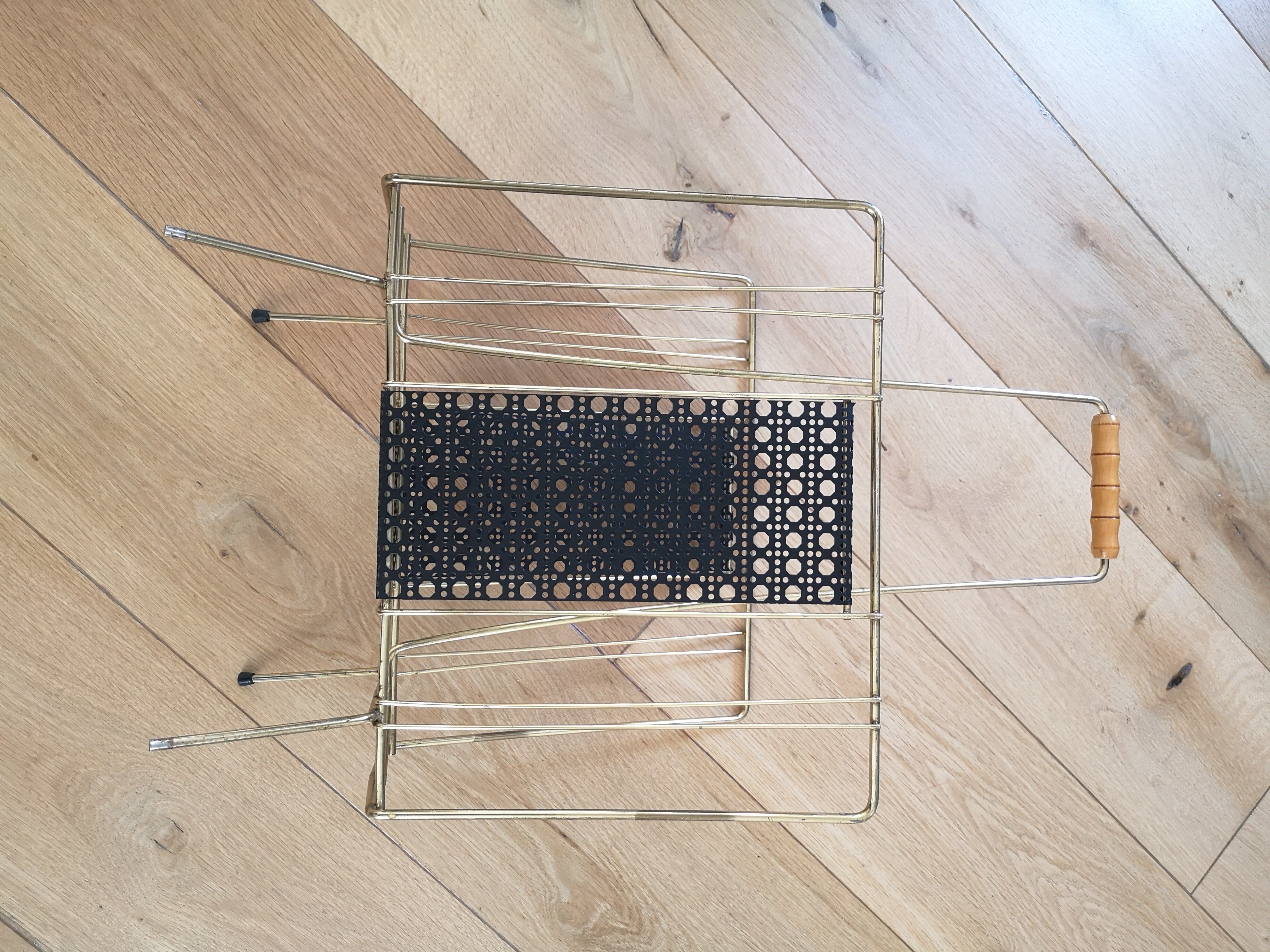 Magazine holder vintage brass structure metallic canage