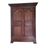 Molded oak cabinet from the end of the 18th century