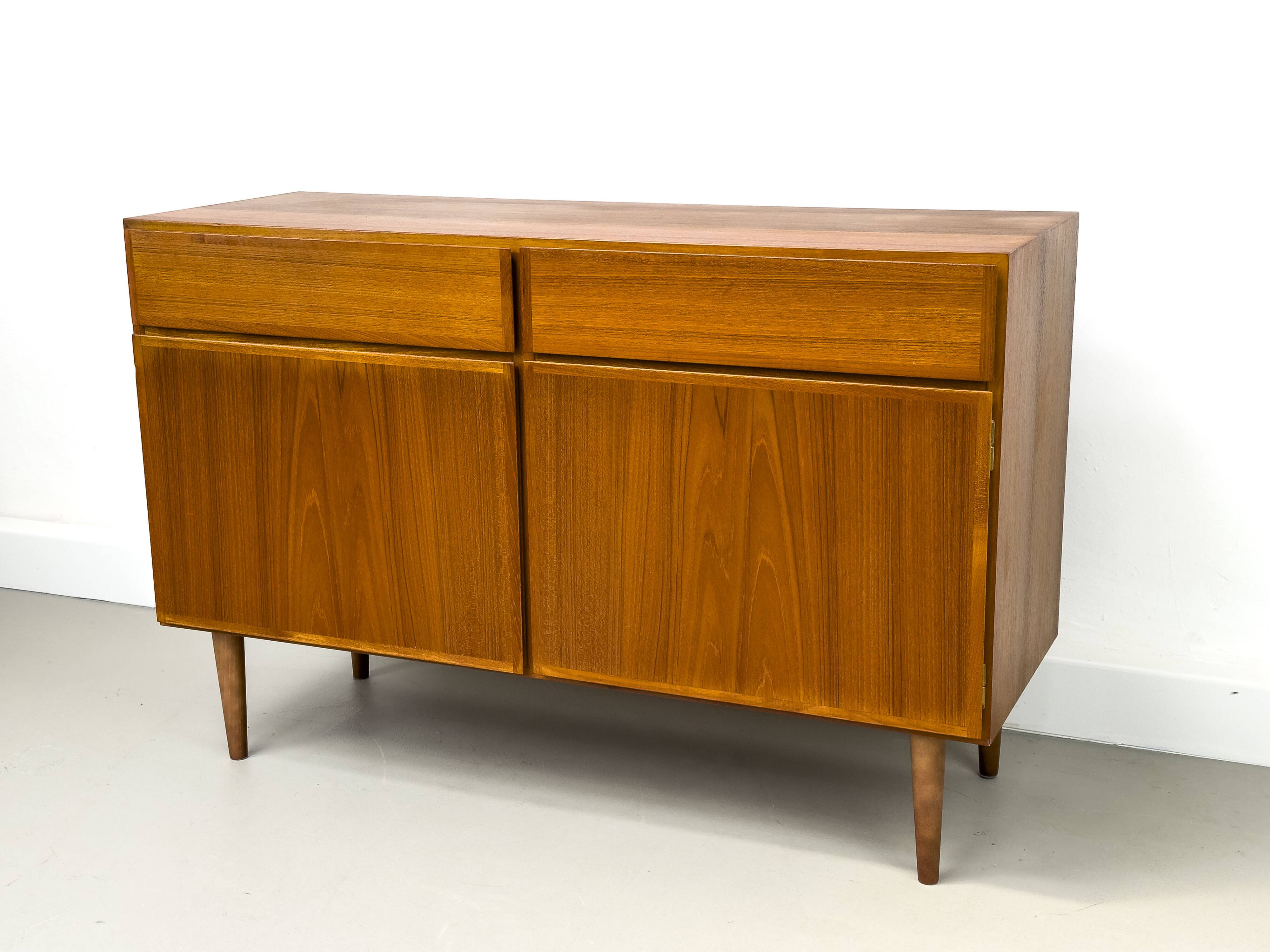 Buffet danois en teck avec tiroirs d'Omann Jun, 1970s