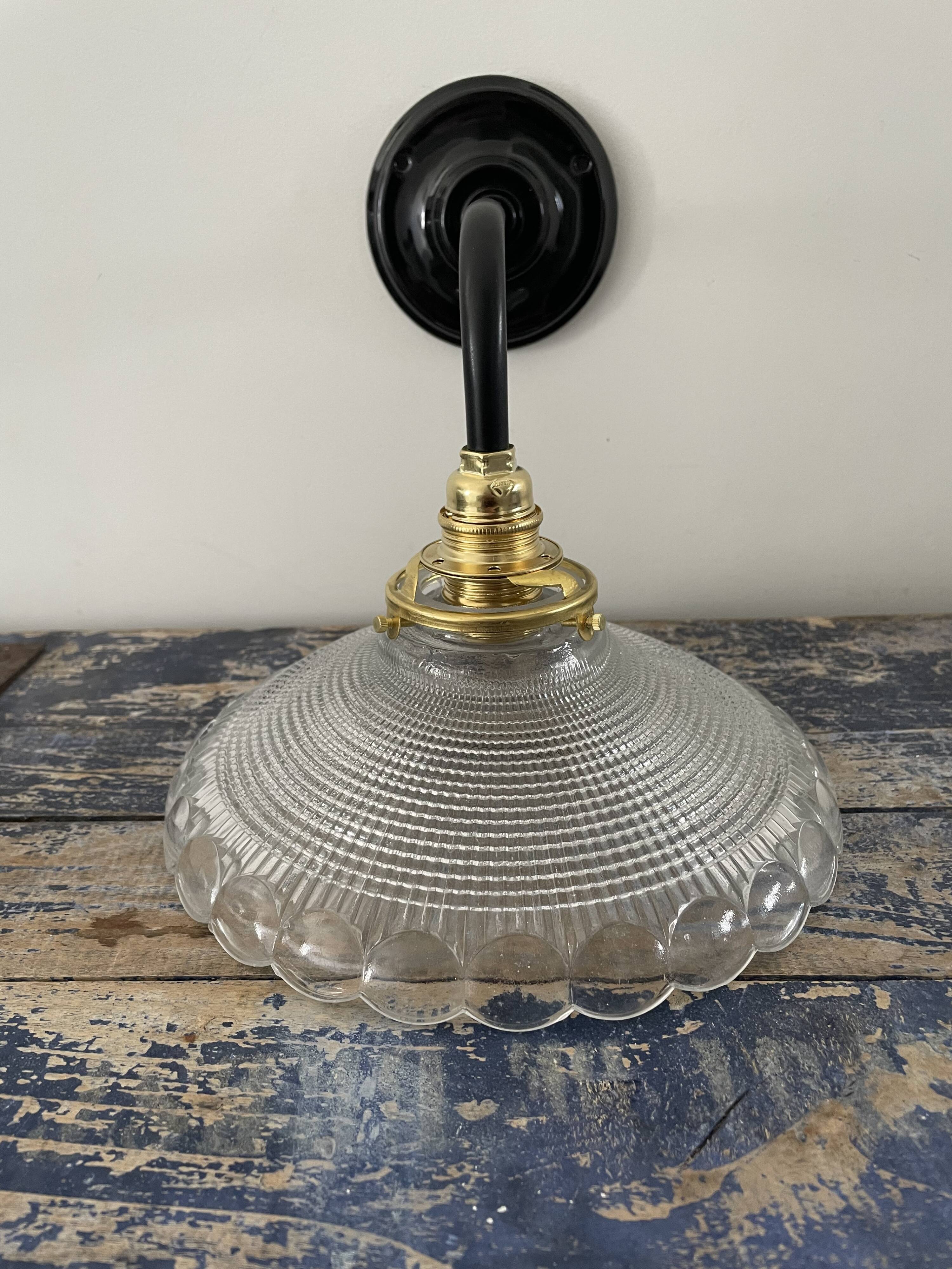Applique vintage en verre ciselé électrifiée à neuf