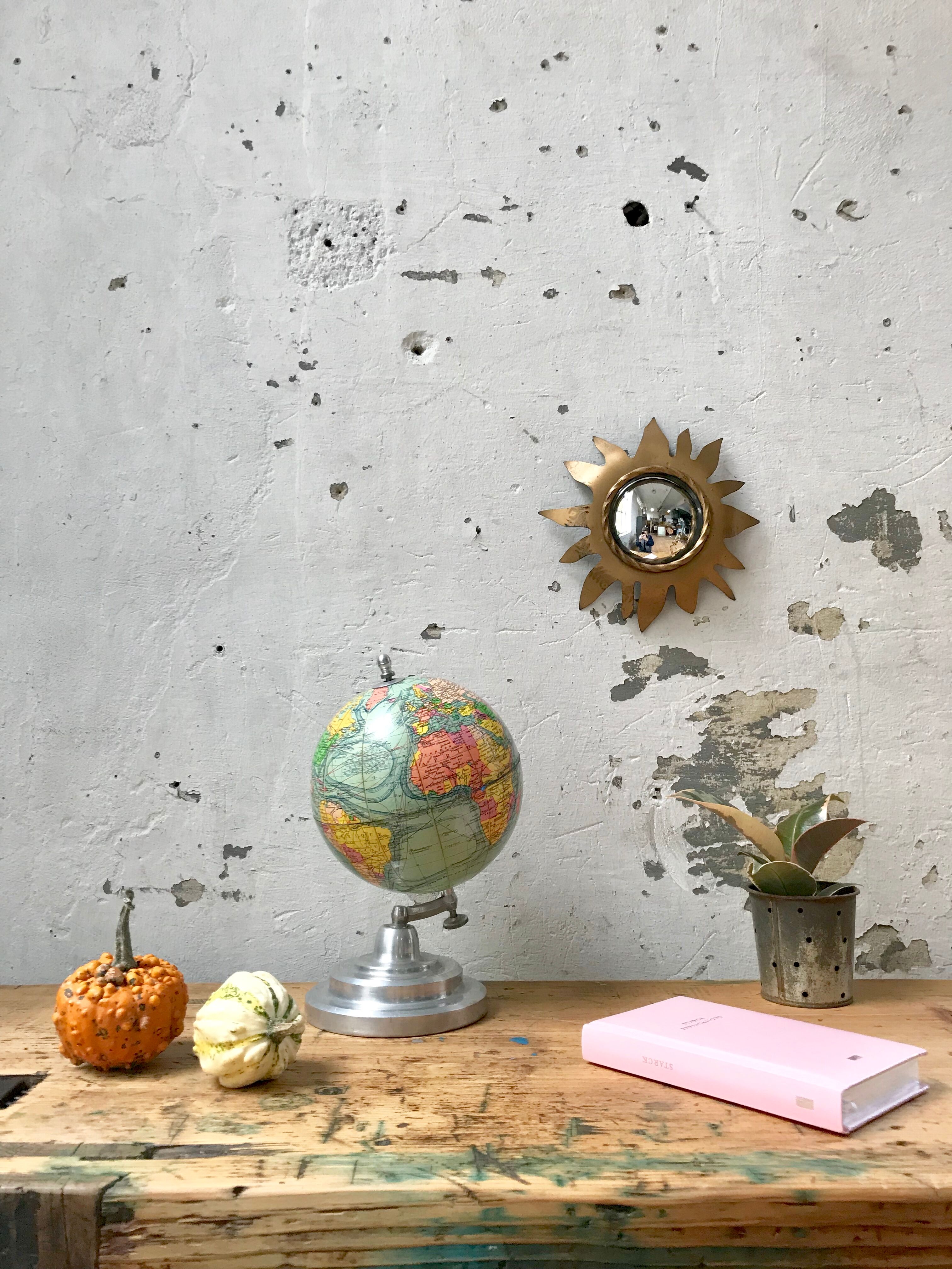 World map base aluminum