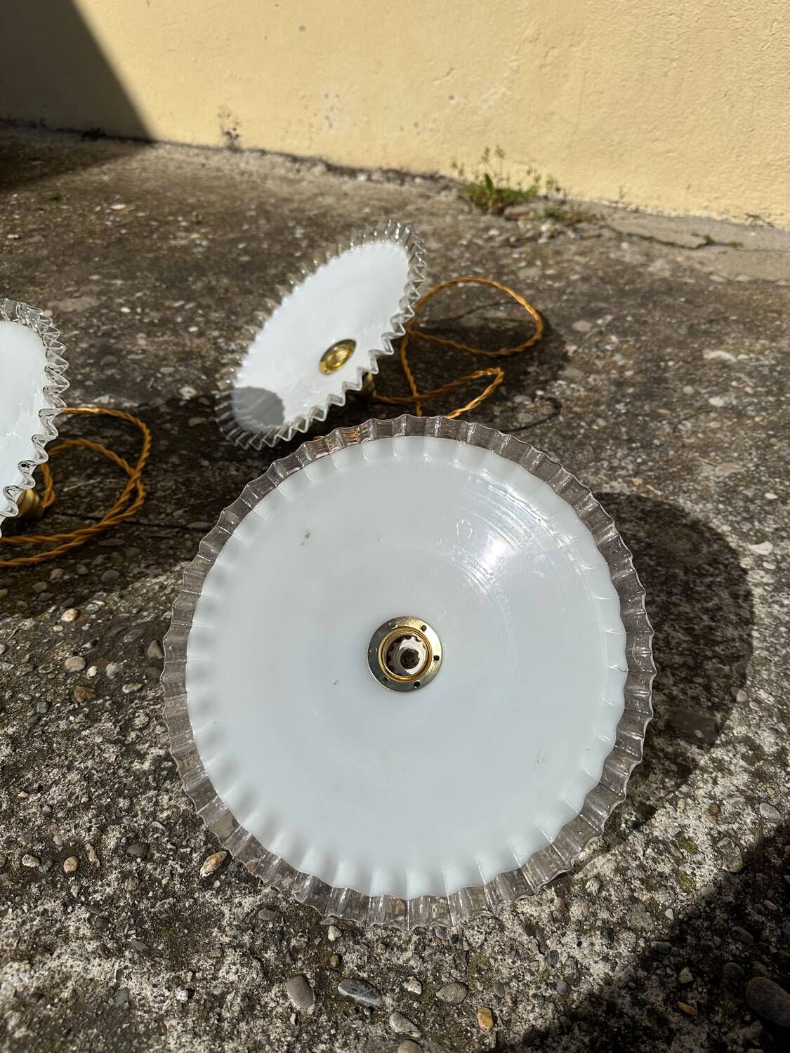 Trio vintage pendant light wavy opaline lampshade golden wires old light