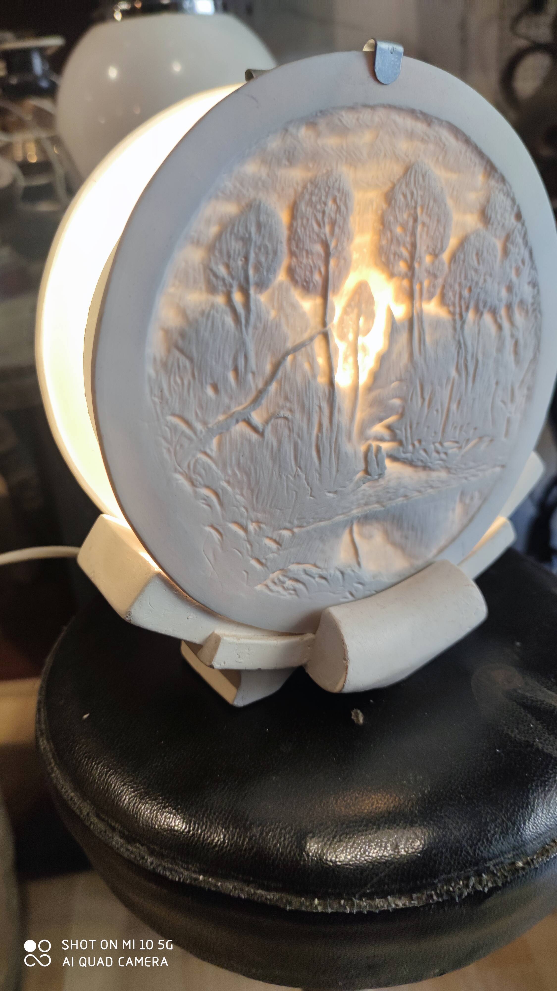 Lampe lithophanie en biscuit et stuc style arts décoratifs