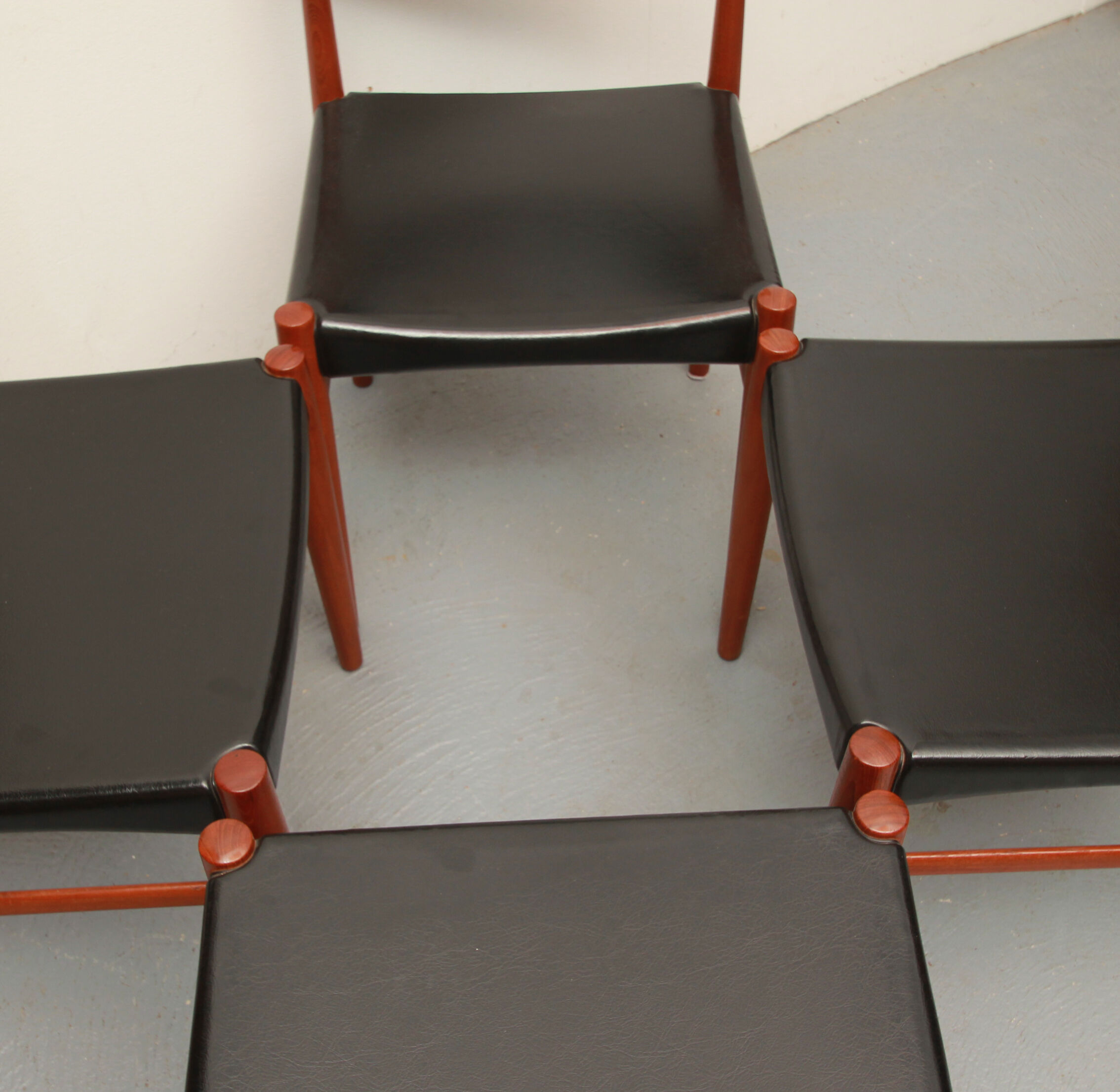 Set of 4 danish dining chairs in teak