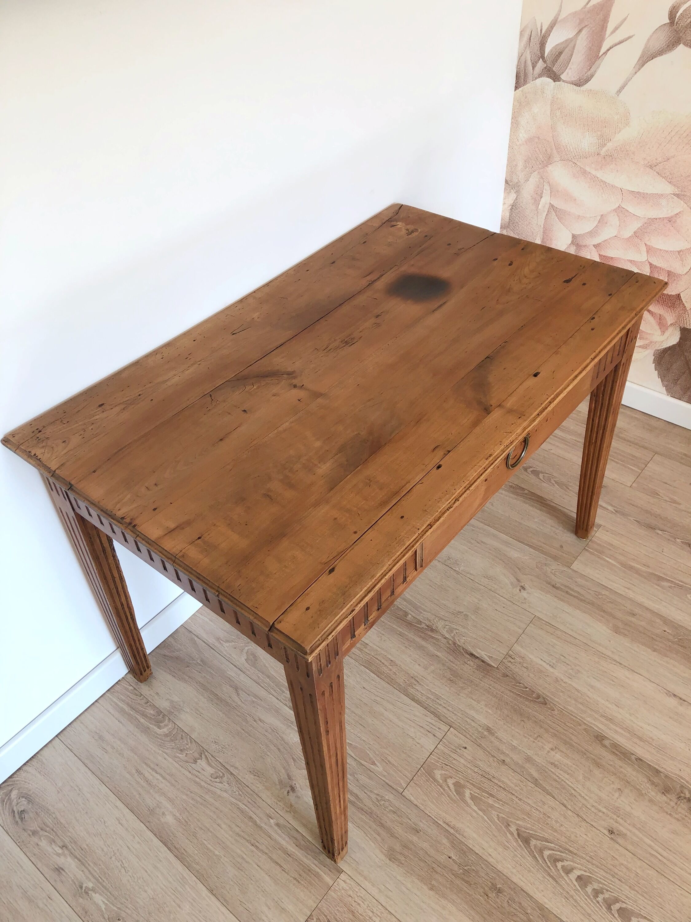 Louis XVI desk