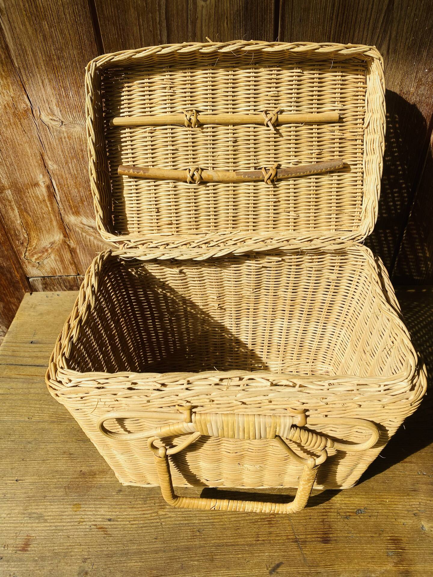 Valisette en rotin vintage