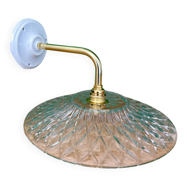 Applique coudée abat-jour ancien en verre ciselé - collection vaisselle