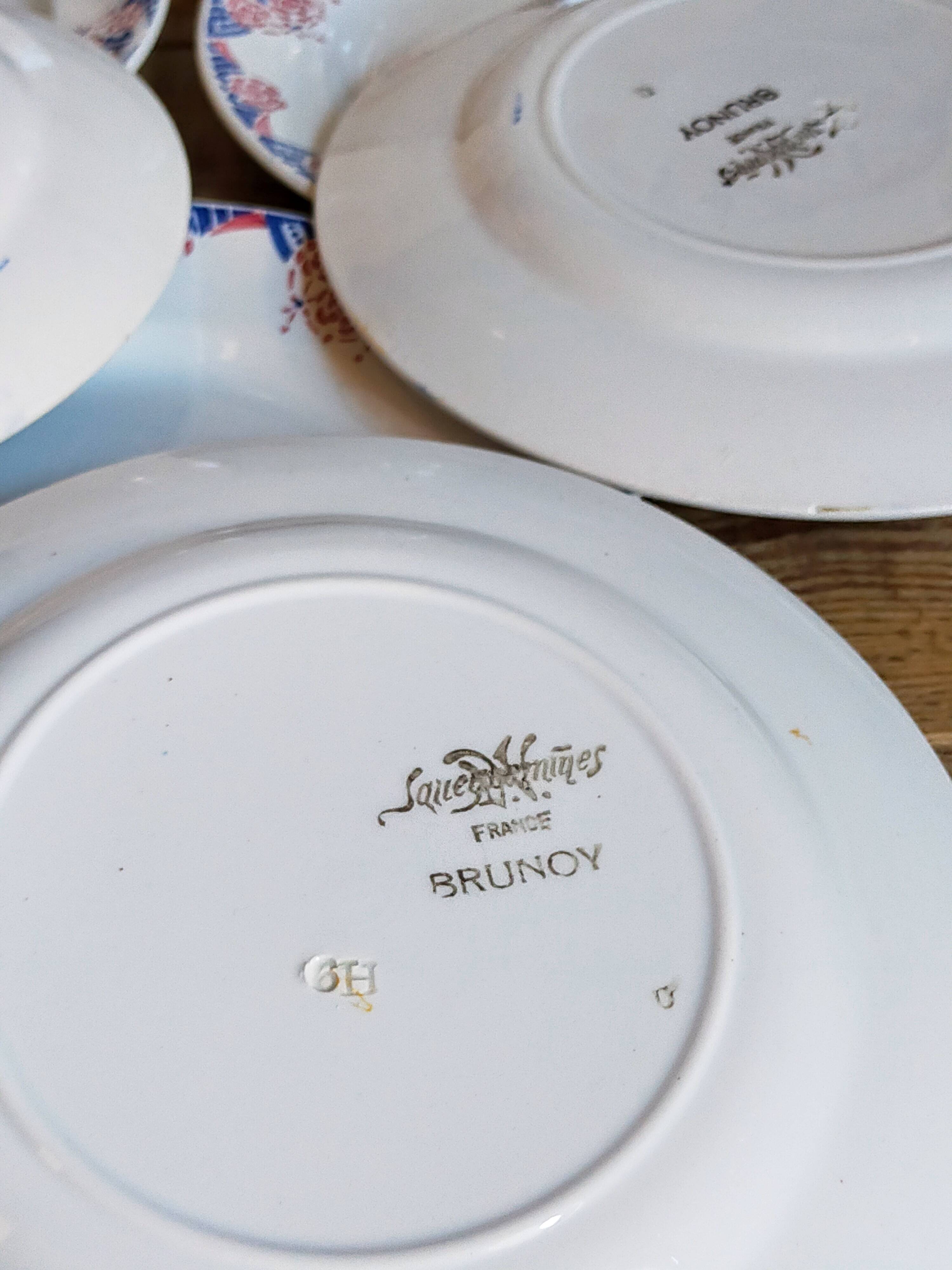 Nine Sarreguemines earthenware dessert plates, Brunoy service, 1940s