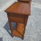 Paire de tables de chevet en merisier massif