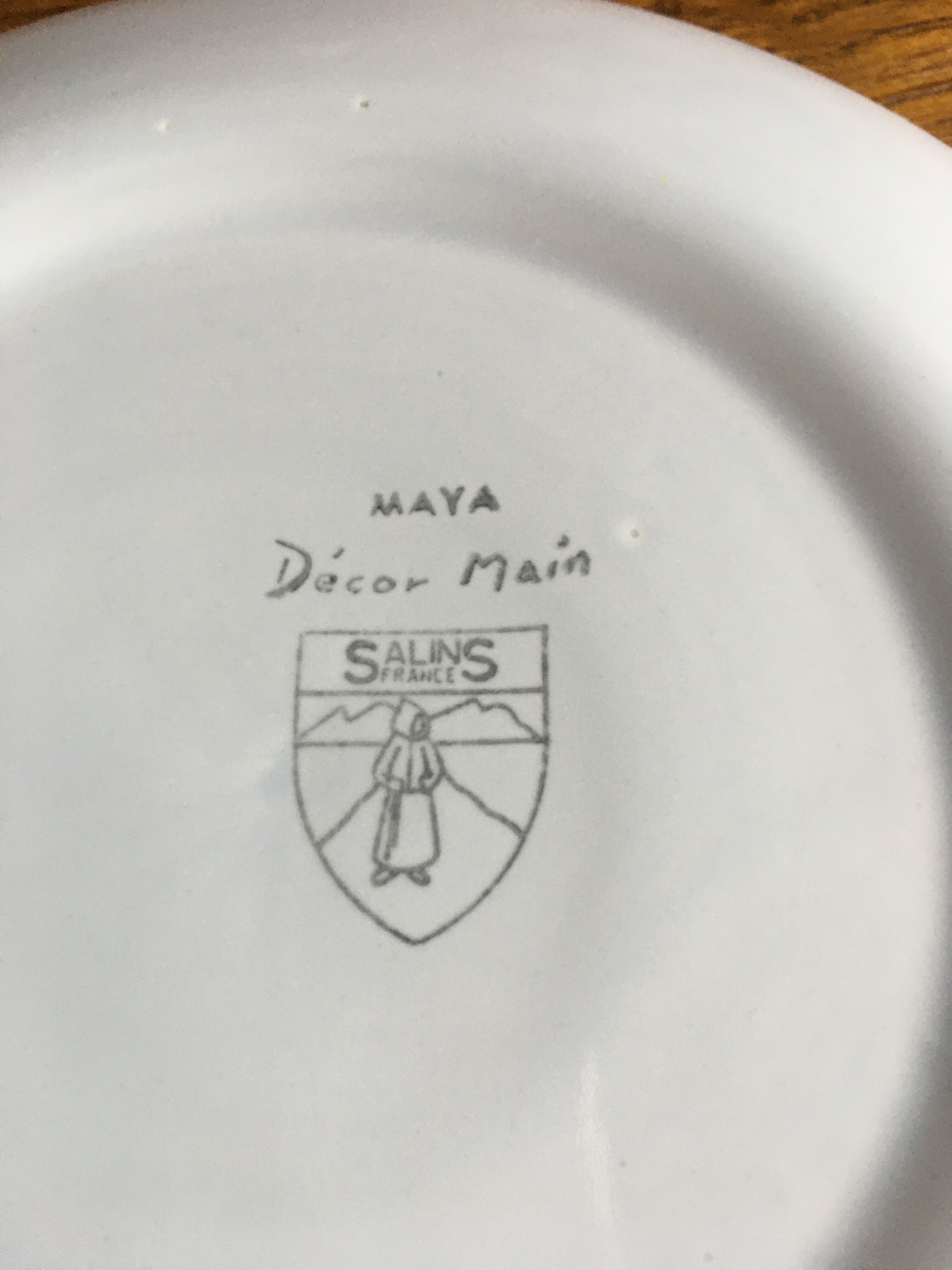 Suite of 9 Salins dessert plates