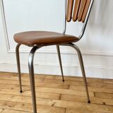 Flower petal chair in brown Skaï