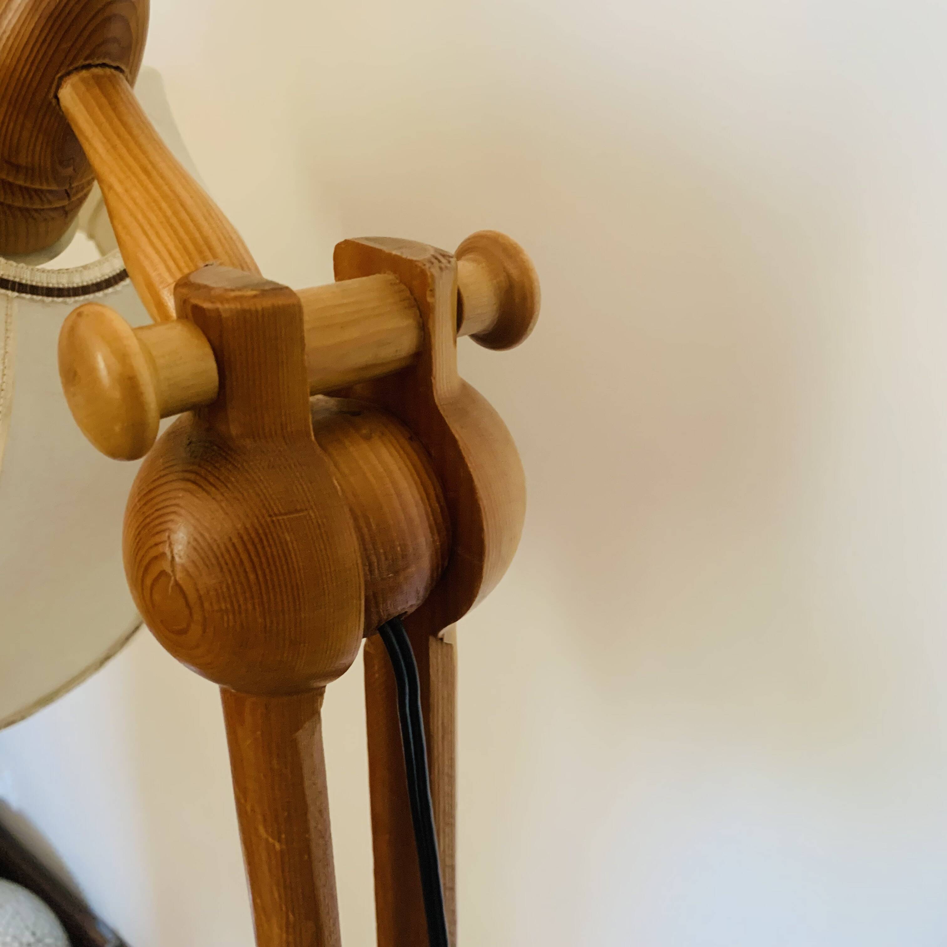 Lampadaire vintage articulé en pin – travail scandinave