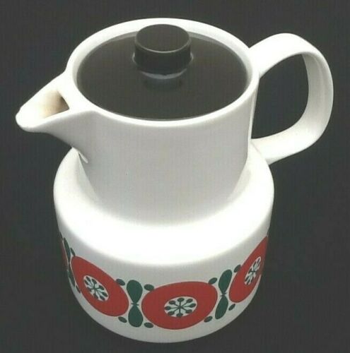1970s melitta coffee maker (porcelain germany) retro décor, bright red and green