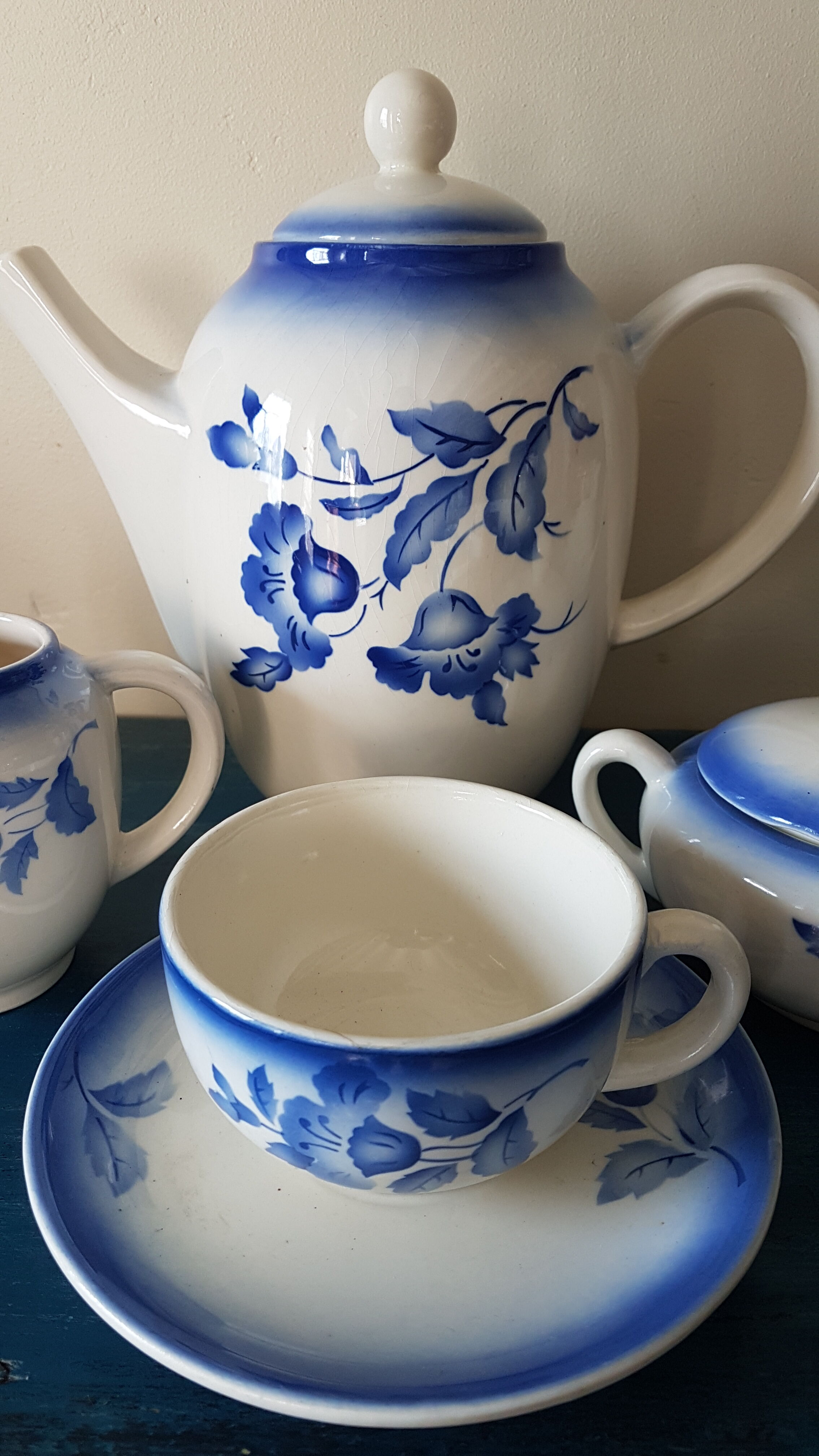 Flower decorated earthenware coffee service