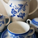 Service à café en faïence à décor de fleurs