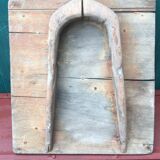 Oyster farmer's vase racket