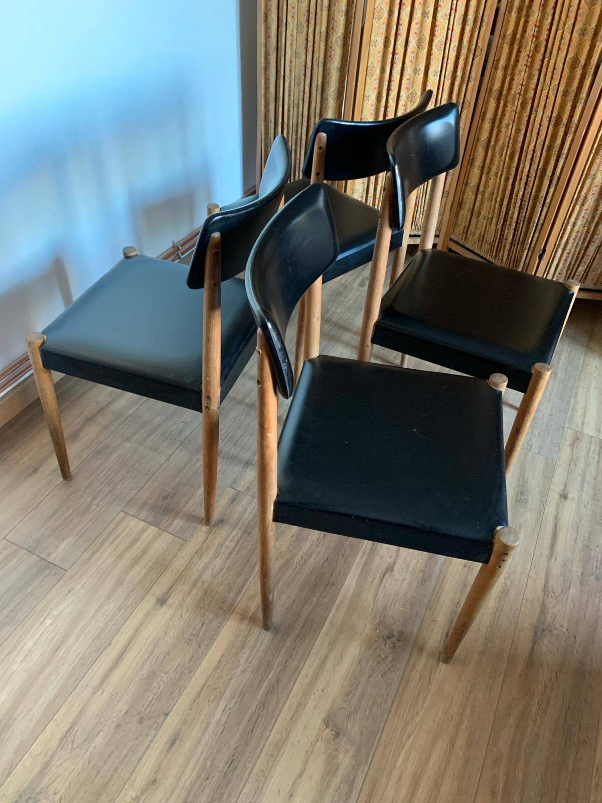 Set of 4 Scandinavian chairs