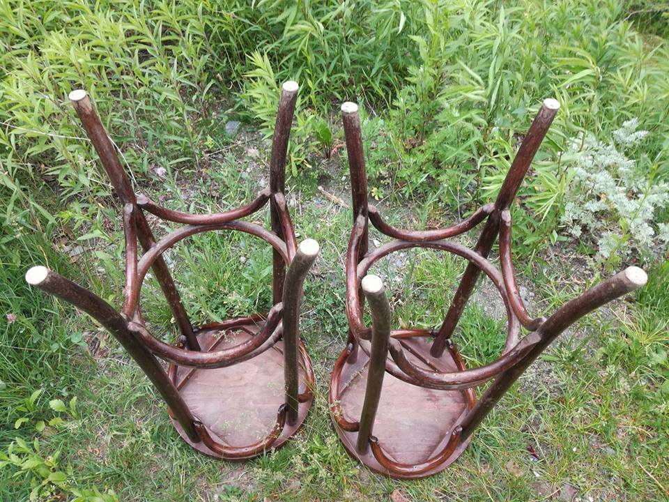 2 bar stools bistro style