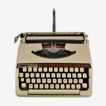 Brother Deluxe 900 typewriter - vintage 70