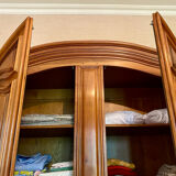 Armoire ancienne en chêne massif et merisier (style Louis XV)