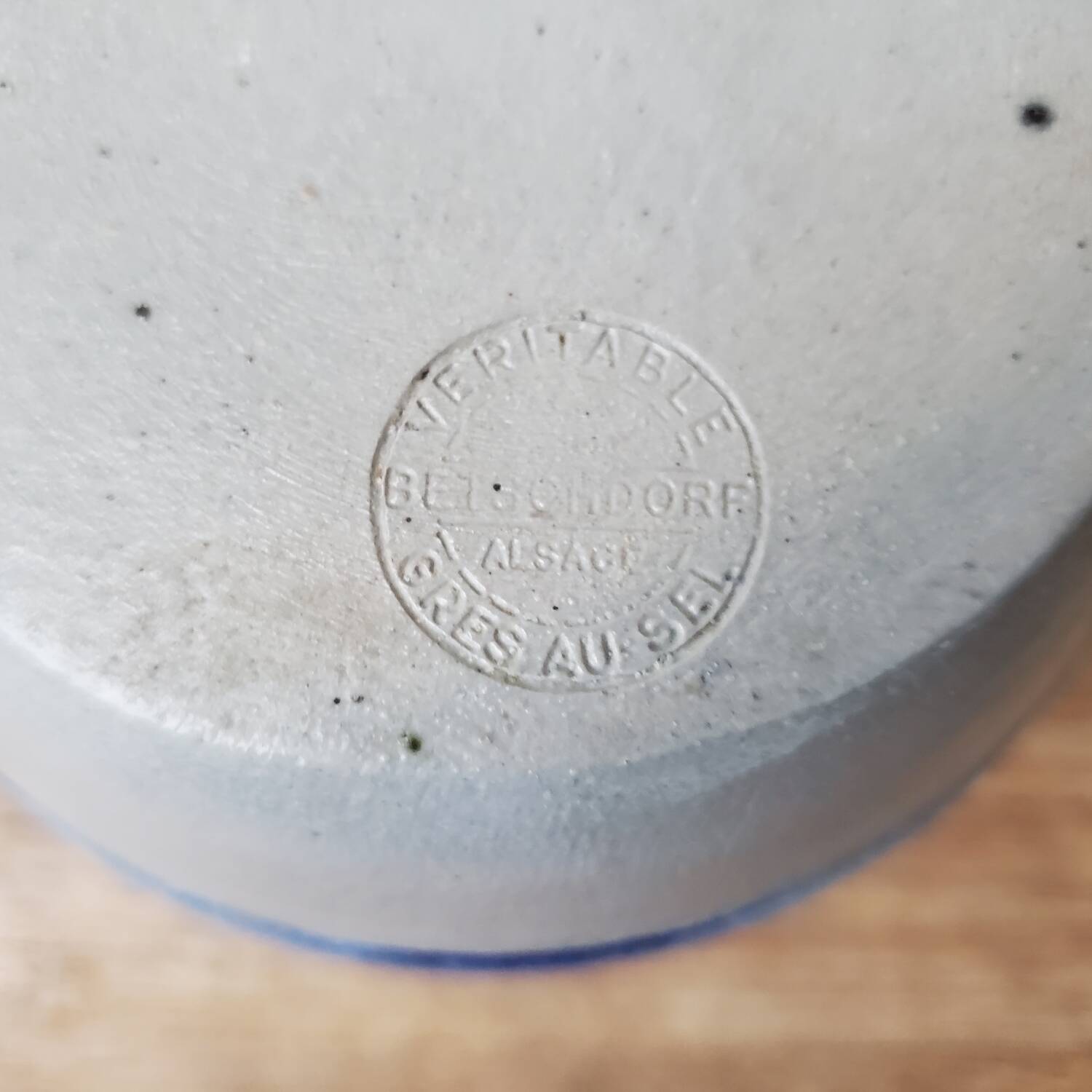 Stoneware pot with Betschdorf salt signed