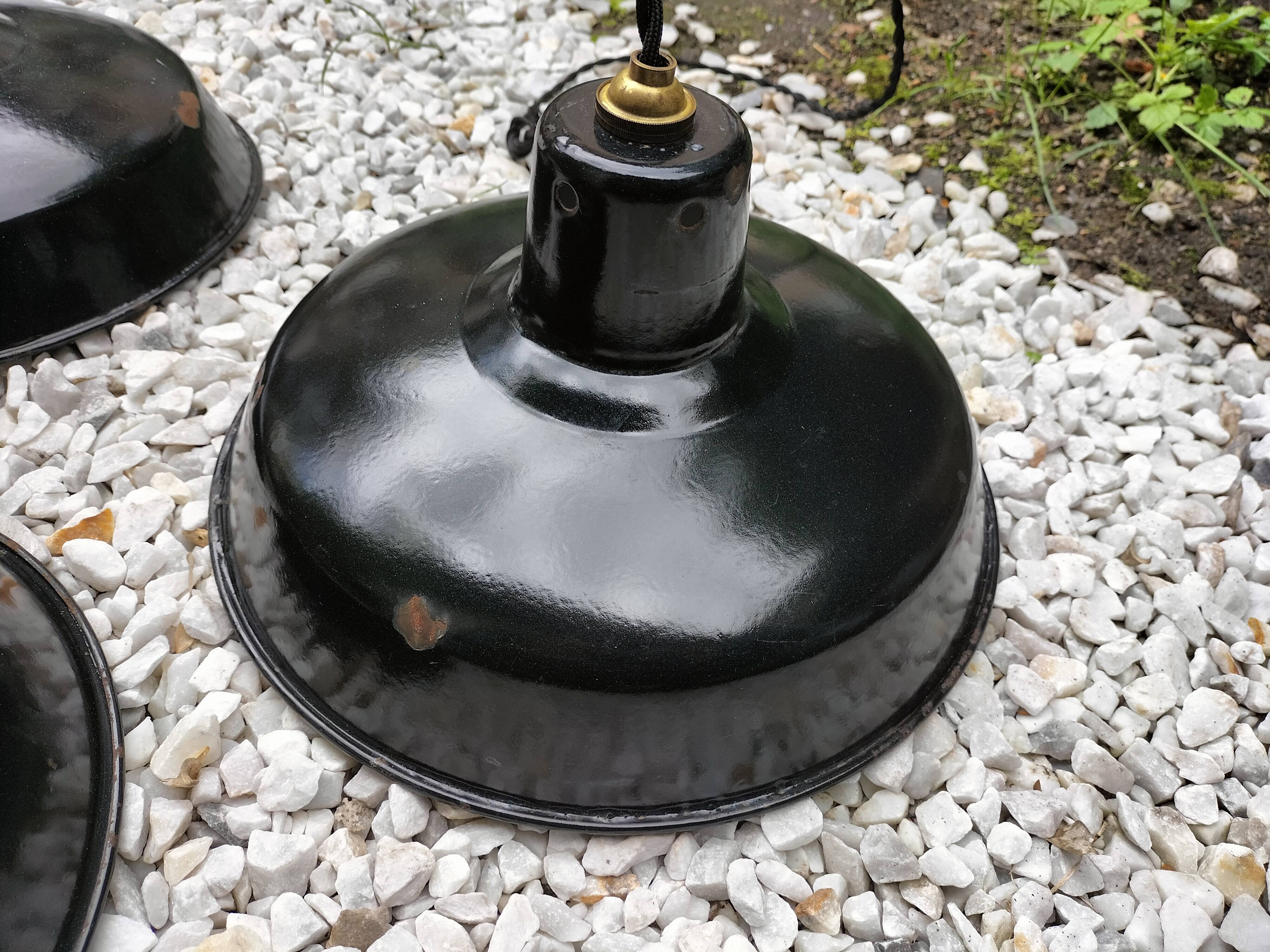 Enameled sheet metal lamps