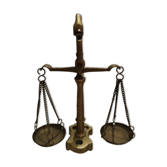 Jeweler's scale