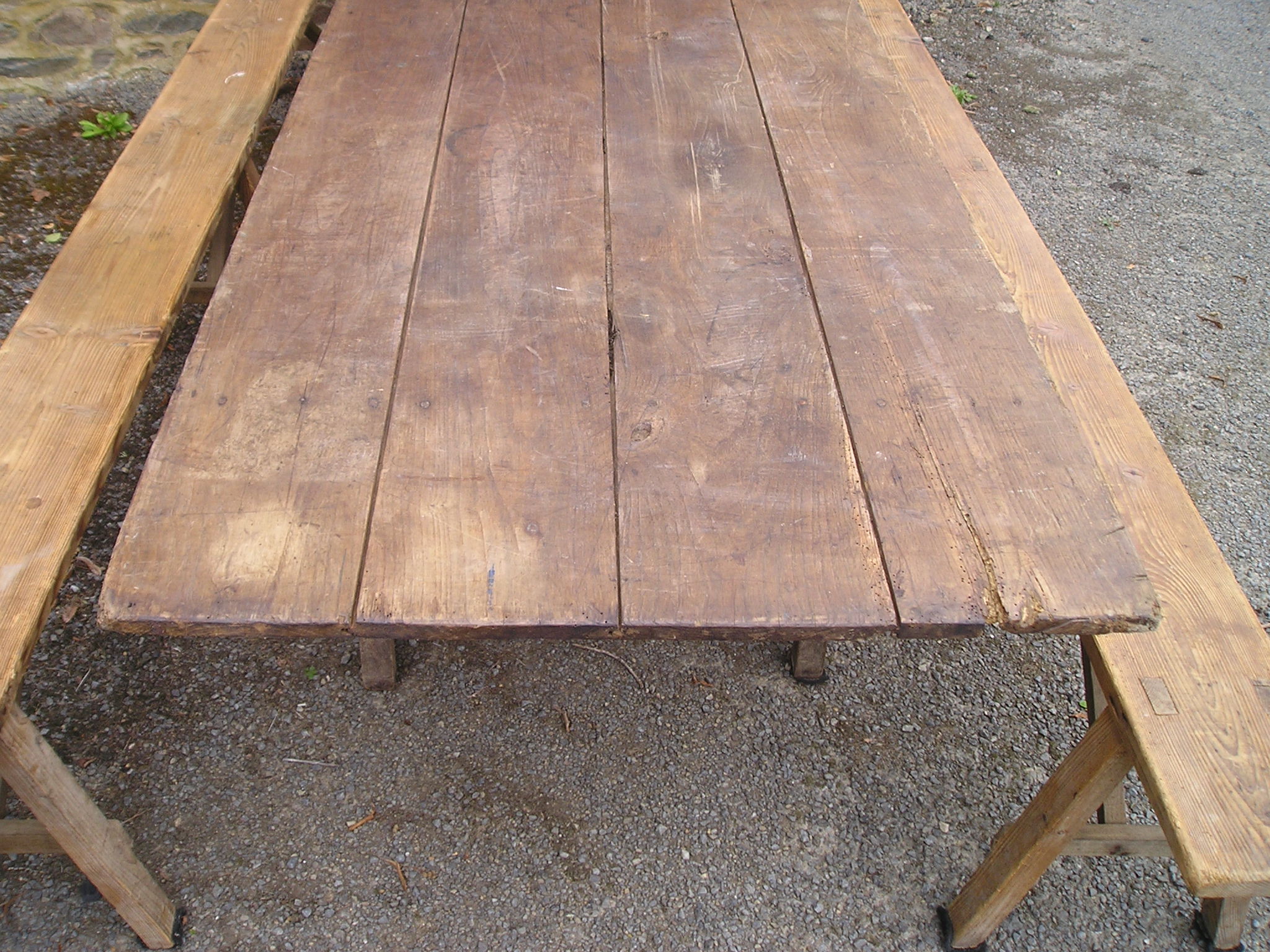 Rustic tray table with 2 trestles and 2 benches