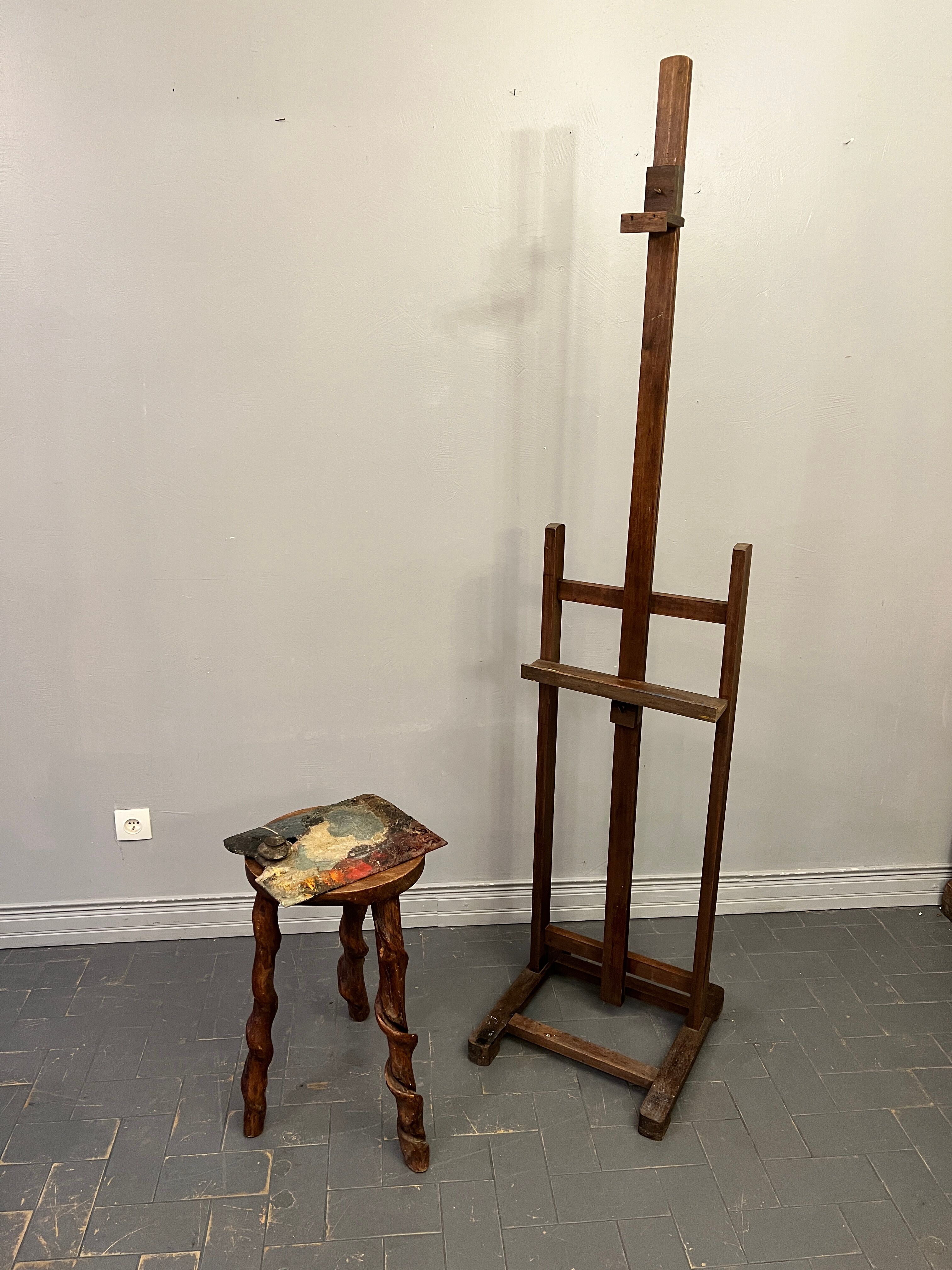 Easel of ancient painter