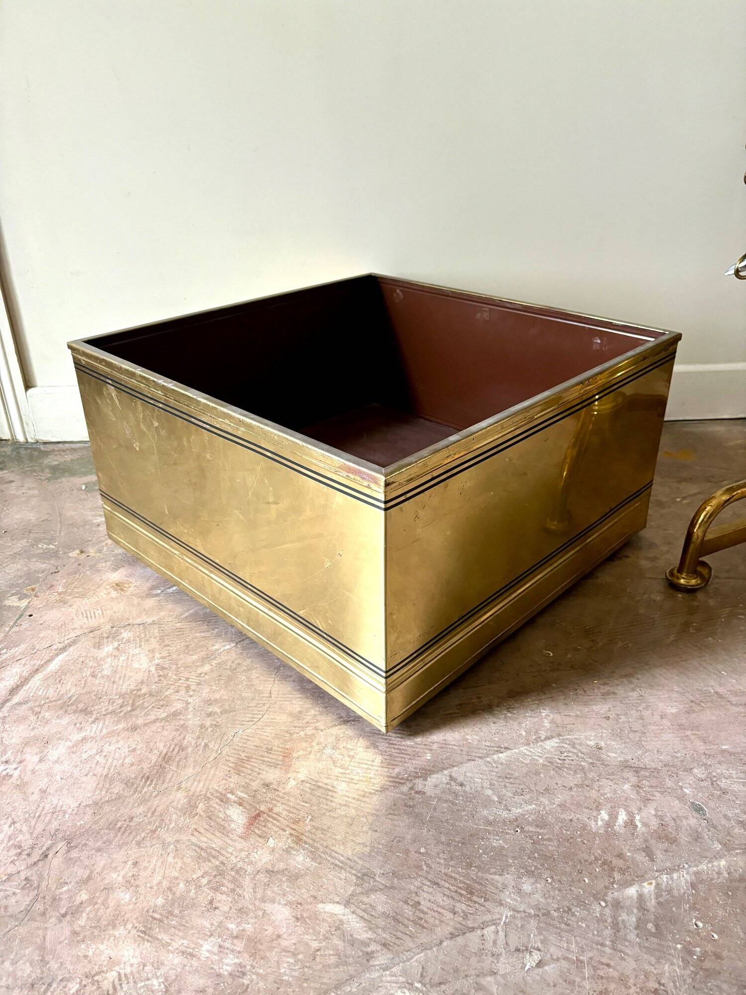Plant box, storage box on casters in gold metal