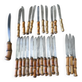 Set of knives with bamboo handles
