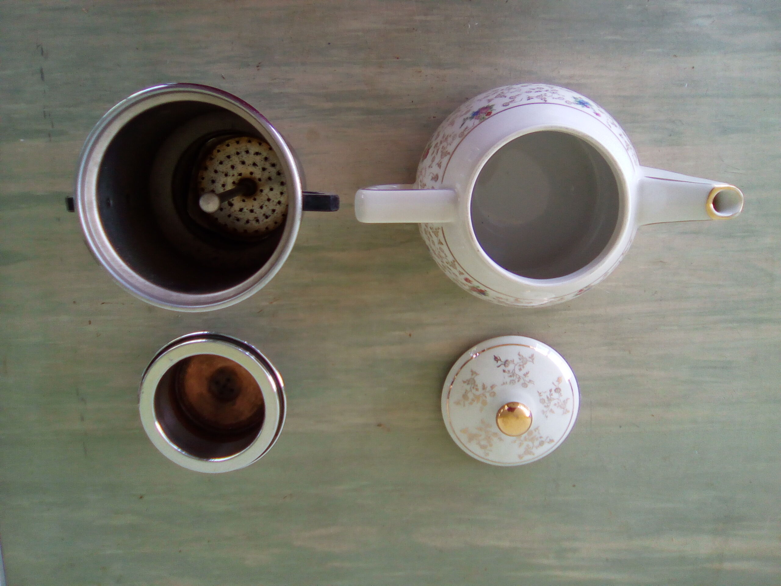 Snake porcelain coffee maker