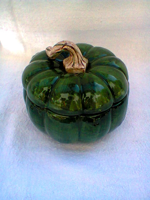 Earthenware ceramics trinket bowl