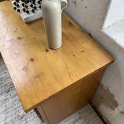 Commode en pin années 80 mobilier montagne