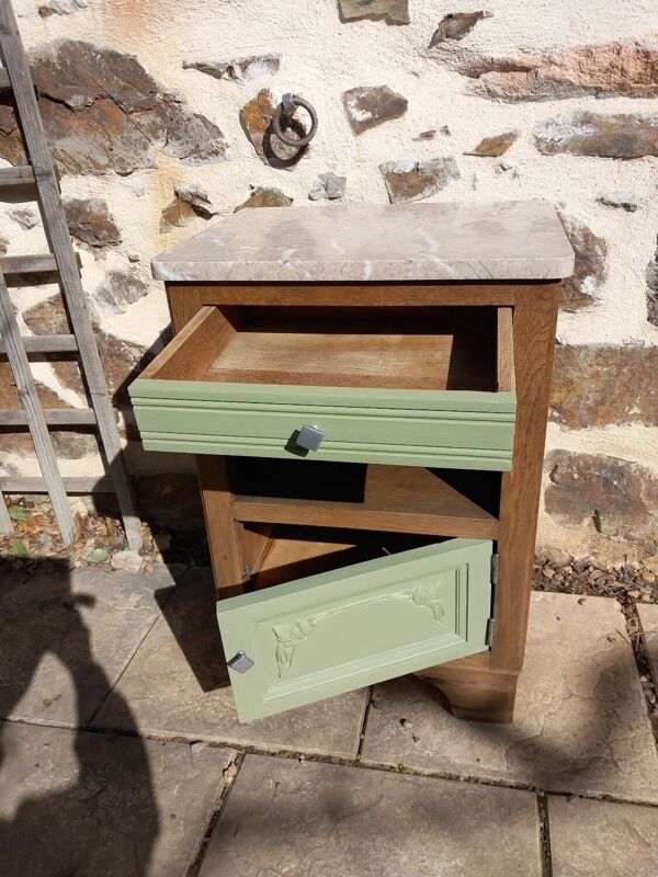 Petit meuble / chevet ancien restauré