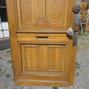 Porte d'entrée en chêne avec son bâti
