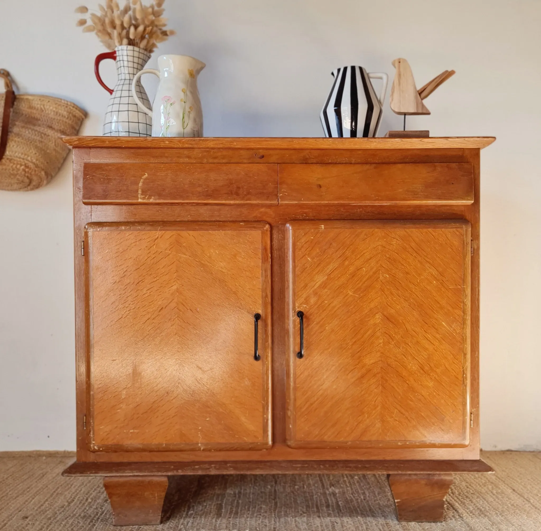 Art Deco buffet from the 1950s in oak and herringbone.