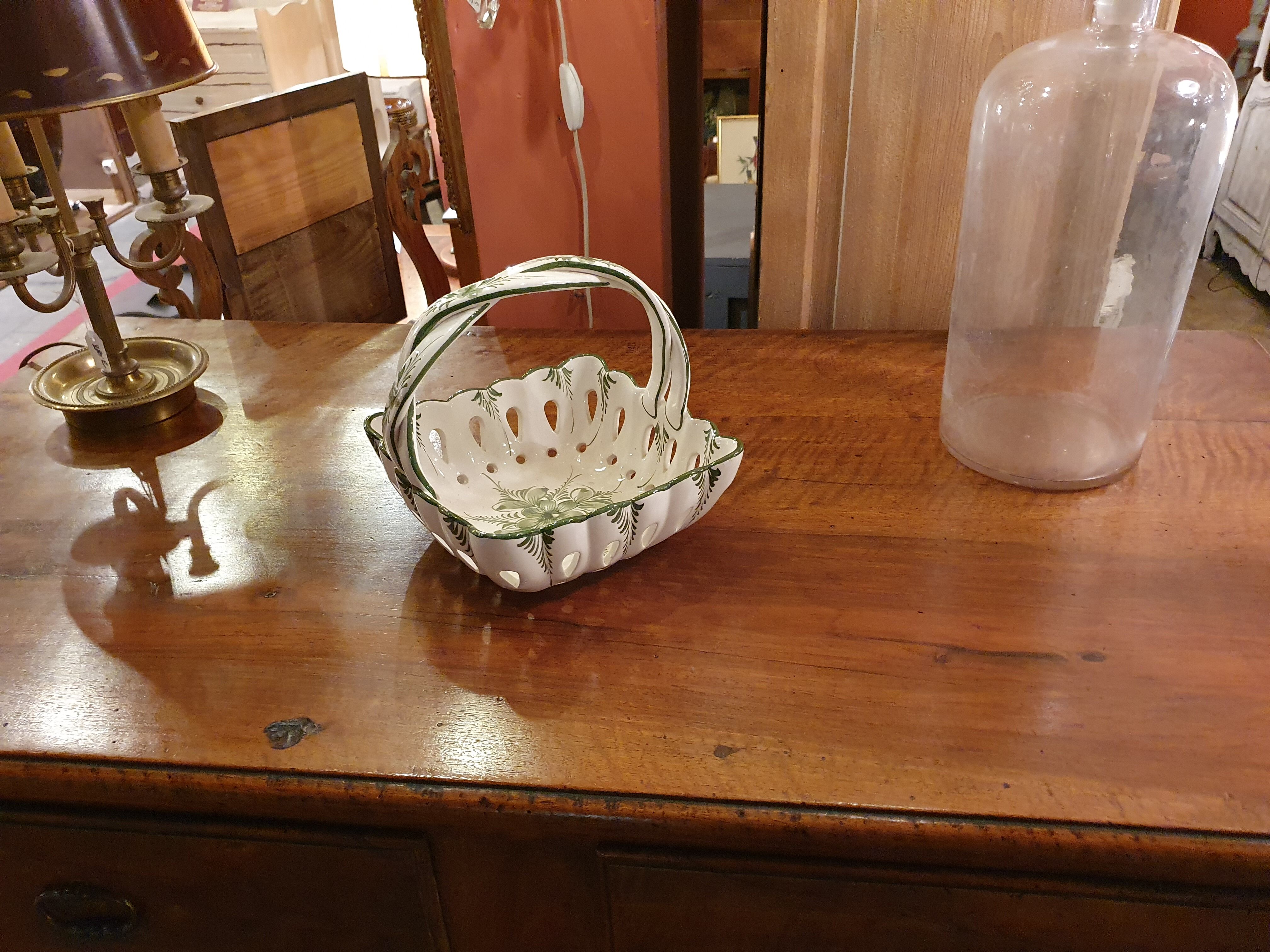 Buffet at the height of support period 18th in walnut